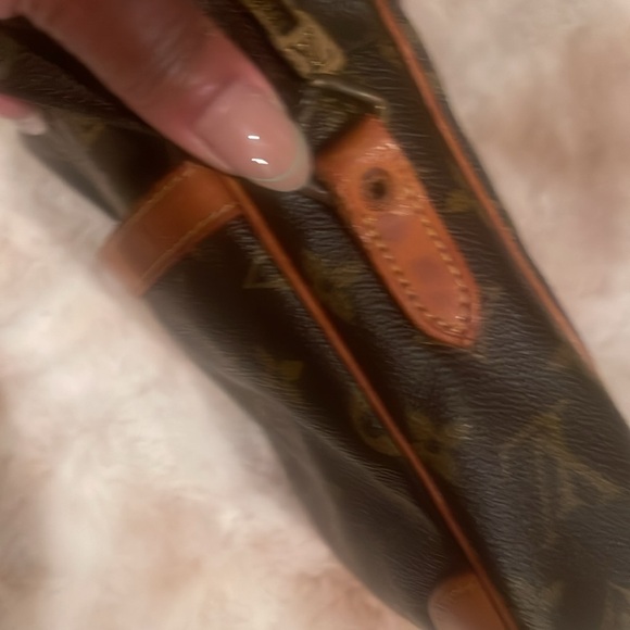 Louis Vuitton Danube As-Is GUC - Picture 5 of 10